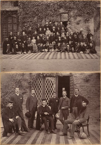 Dyrektor i nauczyciele Bishop Cotton School w Shimli (awers); uczniowie klasy średniej i personel Bishop Cotton School w Shimli (rewers) autorstwa Raja Deen Dayal