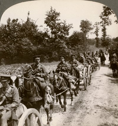 Wydobywanie amunicji rezerwowej, I wojna światowa, 1914-1918. autorstwa Realistic Travels Publishers