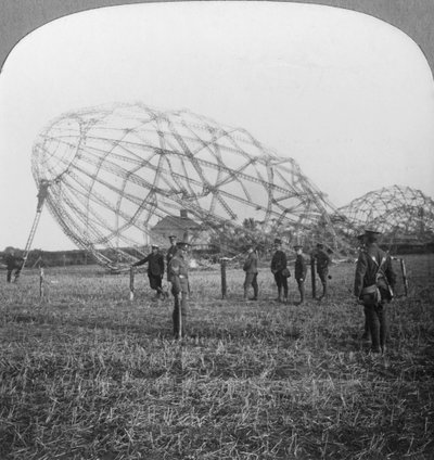 Zeppelin zestrzelony w pobliżu Colchester, Essex, I wojna światowa, 1916 r. autorstwa Realistic Travels Publishers