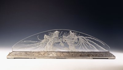 Dwóch Jeźdźców; rzadka szklana oprawa oświetleniowa autorstwa Rene Jules Lalique