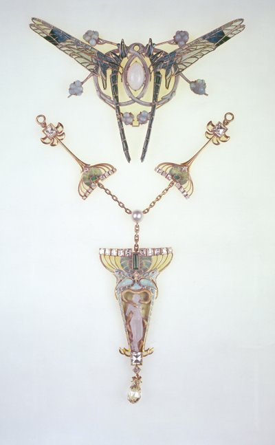 Ozdoba do włosów Lalique i wisiorek Philippe Wolfersa (1858-1929) autorstwa Rene Jules Lalique
