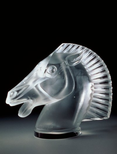 Korek chłodnicy Longchamp autorstwa Rene Jules Lalique