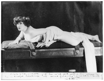 Colette (1873-1954) pozuje, 1909 (patrz także 215403) autorstwa Reutlinger Studio
