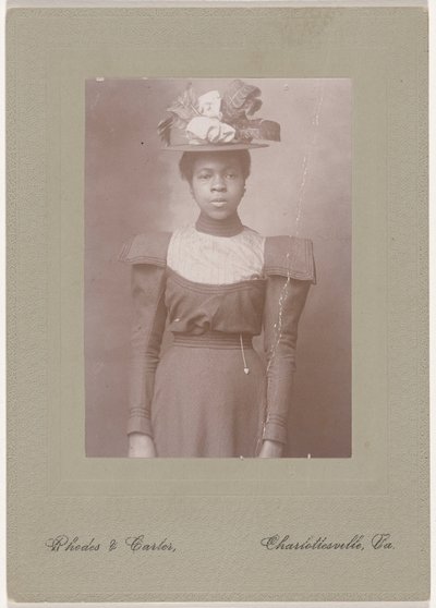 Portret kobiety, ok. 1910 (zdjęcie) autorstwa Rhodes & Carter