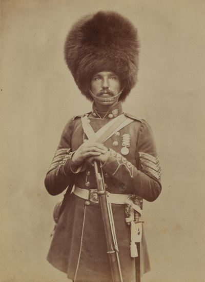Sierżant William Powell, Grenadier Guards autorstwa Robert Howlett