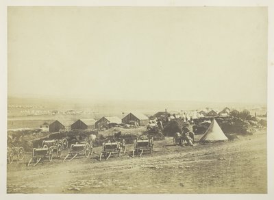 Wagony artyleryjskie, Bałakława w oddali autorstwa Roger Fenton