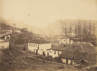 Bałakława, patrząc w stronę morza. autorstwa Roger Fenton