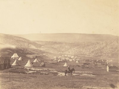 Obóz kawalerii w Bałakławie, patrząc w kierunku Płaskowyżu Sewastopolskiego. autorstwa Roger Fenton