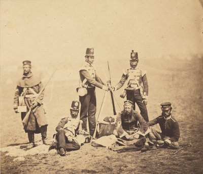 Angielska piechota ustawiająca karabiny w kozły autorstwa Roger Fenton
