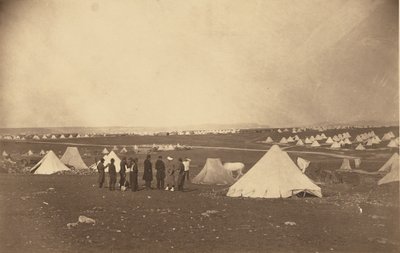 Kwatera generała Bosquetsa z widokiem w kierunku farmy Mackenzie. autorstwa Roger Fenton