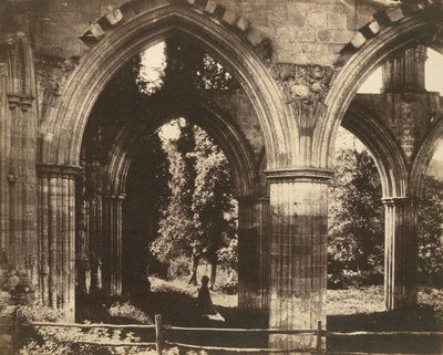 Opactwo Rievaulx, Ołtarz Główny, 1854. autorstwa Roger Fenton
