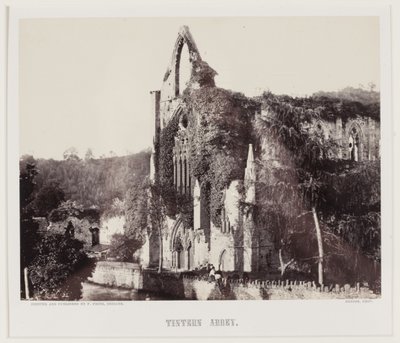 Opactwo Tintern, ok. 1857 (druk albumowy) autorstwa Roger Fenton