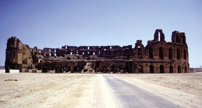 Amfiteatr El-Djem (Tunezja). autorstwa Roman