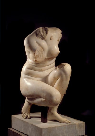 Afrodyta w kucki. Rzeźba z marmuru z II wieku n.e. Słońce. 0,71 m Paryż, Muzeum Luwru. autorstwa Roman
