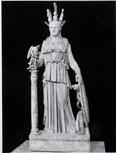 Atena Partenos, kopia oryginału z V wieku autorstwa Fidiasza (ok. 500-ok. 432 pne) (marmur) (zdjęcie czarno-białe) autorstwa Roman