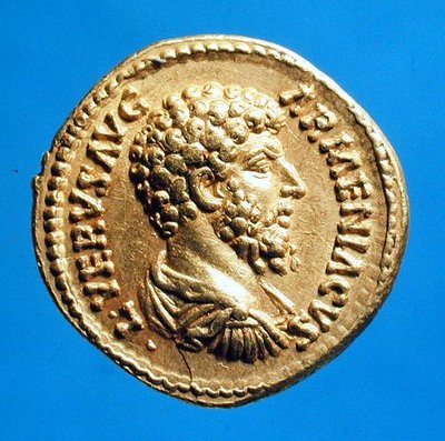 Aureus (awers) z popiersiem Lucjusza Werusa (AD 161-AD 169) drapowanym i ozdobionym pancerzem. (złoty) Napis: L VERVS AVG ARMENIACVS autorstwa Roman
