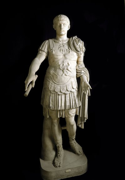 Caius Caesar Germanicus, cesarz rzymski (marmur) autorstwa Roman