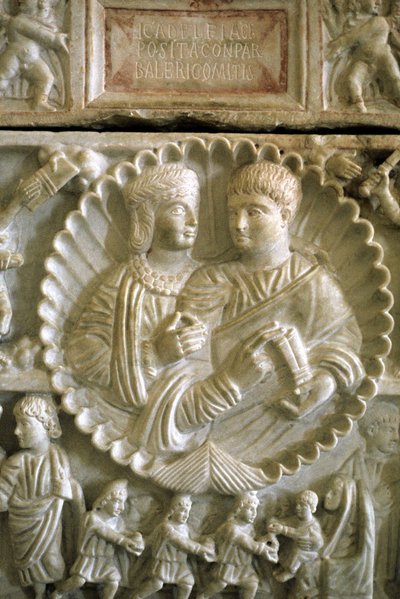 Sztuka chrześcijańska 313 ne: Adelphia i Valerio. Sarkofag Adelfii zachowany w Muzeum Syrakuz na Sycylii (Włochy). autorstwa Roman