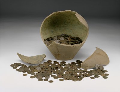 Kompletny lokalny skarbiec rzymskich monet cesarskich ze słojem, Chalgrove II Hoard, z Chalgrove, Oxfordshire (ceramika i metal) autorstwa Roman