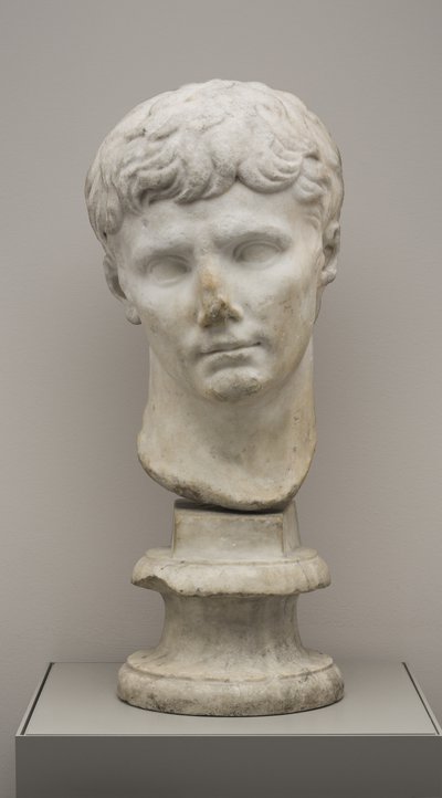 Głowa cesarza Augusta (marmur) autorstwa Roman
