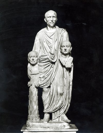 Lucjusz Junius Brutus trzymający popiersia przodków (marmur) (zdjęcie czarno-białe) autorstwa Roman
