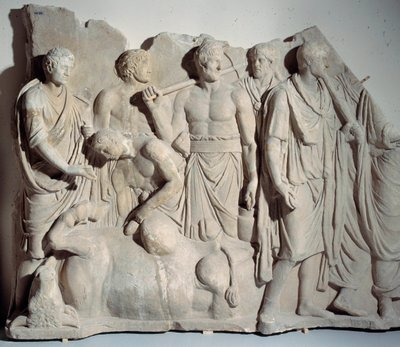 Marmurowa płaskorzeźba z Forum Trajan: scena haruspice (devin etrusque) konsultująca wnętrzności byka z księdzem i liktorami. Ciemny. 0,6x2m. ok. 120 AD Paryż, Luwr autorstwa Roman