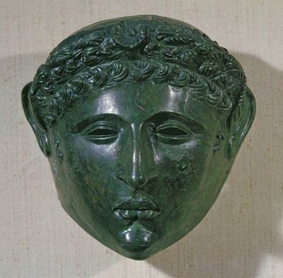 Maska z hełmu paradnego, z Hirchova, Rumunia (brąz) autorstwa Roman