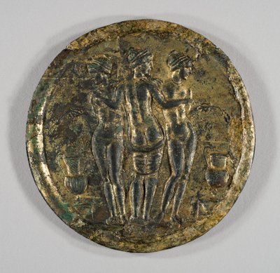 Lustro z Reprezentacją Trzech Gracji, II w. (Srebro, brąz złocony) autorstwa Roman