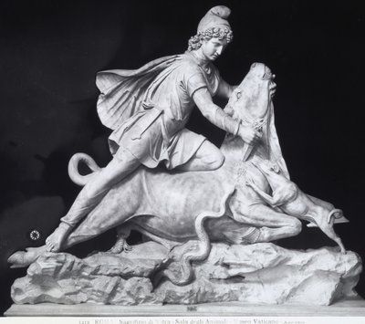 Mitra zabijający byka, reprezentacja kultu Mitry (marmur) autorstwa Roman
