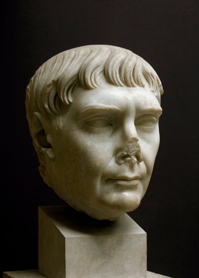 Sztuka rzymska: ""marmurowa głowa cesarza Trajana (Marcus Ulpius Traianus) (53-117 ne)"""muzeum Ostia, Włochy - Portret cesarza Trajana (Marcus Ulpius Traianus) (53-117 ne) - Rzymska rzeźba marmurowa, Epoka cesarska, II wiek n.e. - Muzeum Archeologiczne, autorstwa Roman