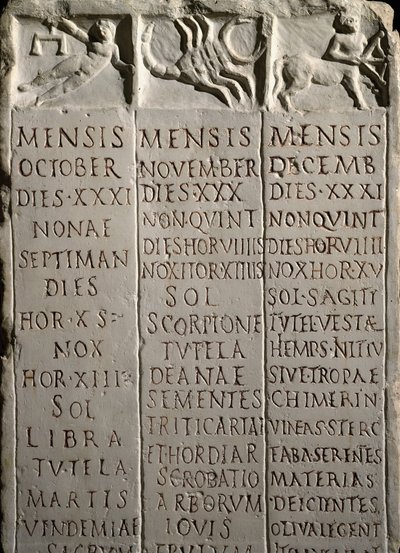 Sztuka rzymska: kalendarz z Pól Marsowych (campo marte) wskazujący miesiące (październik, listopad, grudzień), dni z konstelacjami i znakami zodiaku (Waga, Skorpion, Strzelec) oraz odpowiadające im prace rolnicze. I wiek pne-1s autorstwa Roman