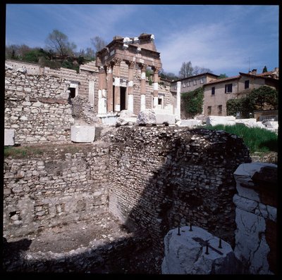 Sztuka rzymska: widok stolicy (capitolium), 73 AD, Brescia, Włochy autorstwa Roman