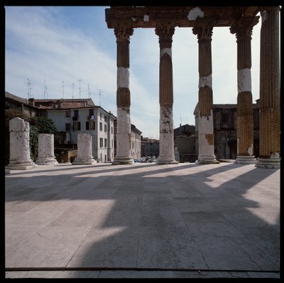 Sztuka rzymska: widok stolicy (capitolium), 73 AD, Brescia Włochy autorstwa Roman