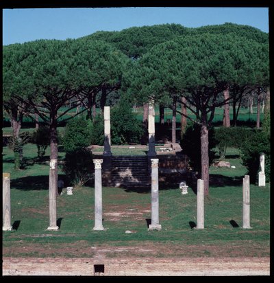 Sztuka rzymska: widok na ruiny świątyni Ceres, stanowisko archeologiczne Ostia autorstwa Roman