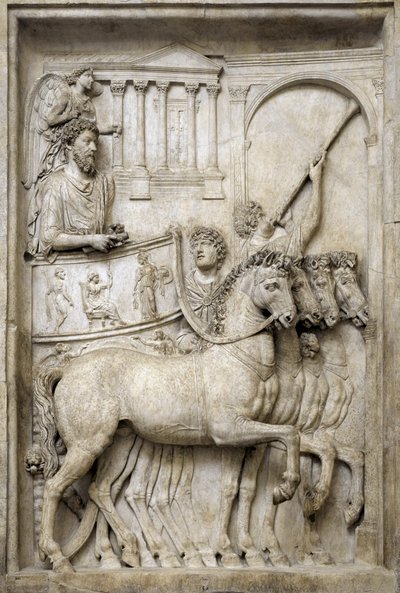 Cesarz rzymski Marek Aureliusz na wózku triumfalnym, II wiek (rzeźba z marmuru) autorstwa Roman
