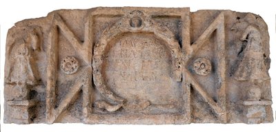 Rzymska inskrypcja wspominająca cesarza Hadriana z akweduktu Cezarei, Szuni, Izrael, II w. n.e. (kamień) autorstwa Roman