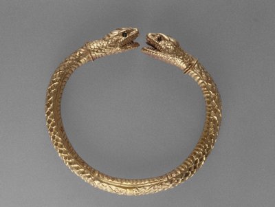 Bransoletka Węża, AD 1-100 (złoto z zielonymi szklanymi oczami) autorstwa Roman