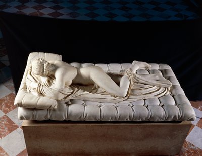 Śpiący Hermafrodyta, kopia oryginału z II w. p.n.e., z Term Dioklecjana w Rzymie (marmur) autorstwa Roman