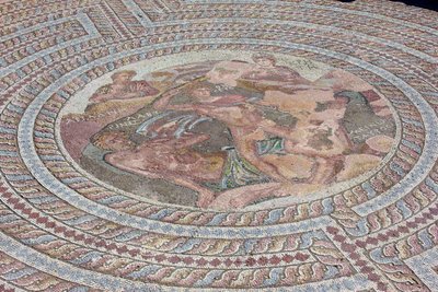 Tezeusz i Minotaur, Dom Tezeusza, Pafos, Cypr (mozaika) autorstwa Roman