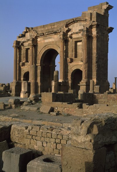 Łuk Trajana (52-117 ne), ok.100 ne, okres cesarski (27 pne-395 ne) autorstwa Roman Imperial Period