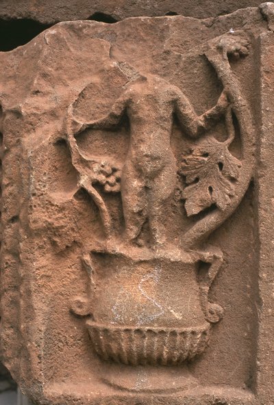 Fragment architektoniczny z rzeźbioną dekoracją, targ Sertius, okres cesarski (27 pne-395 ne) (patrz także 267025) autorstwa Roman Imperial Period