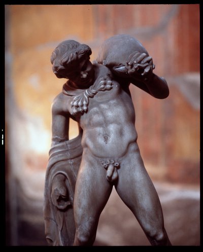 Satyr z bukłakiem. rzeźba w domu Casa dei Cervi, V wiek pne-I wiek autorstwa Roman Roman