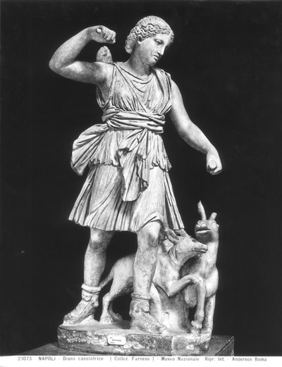 Artemida, kopia oryginału z IV w. p.n.e. (kamień) (zdjęcie czarno-białe) autorstwa Roman Roman