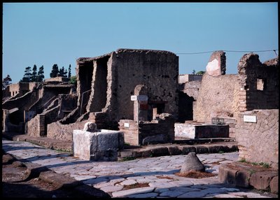 Skrzyżowanie między cardo V a dolnym decumanum, V wpne-I wne autorstwa Roman Roman