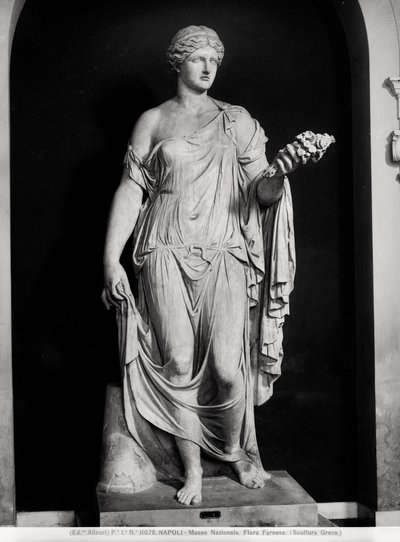 Figura kobieca Flora Farnese, II-III w. n.e. (marmur) (zdjęcie czarno-białe) autorstwa Roman Roman