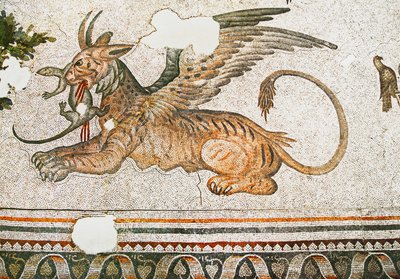 Mozaika przedstawiająca tygrysicę gryfa jedzącą jaszczurkę, Bazar Arasta, Meczet Sułtana Ahmeta, Stambuł. autorstwa Roman Roman