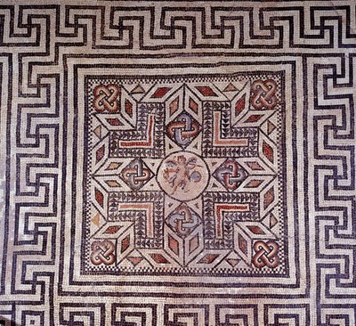 Sztuka rzymska: mozaika z figurami geometrycznymi. Nimes, muzeum archeologiczne. autorstwa Roman Roman