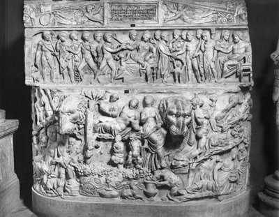 Sarkofag przedstawiający śmierć Alkestis (marmur) (zdjęcie czarno-białe) autorstwa Roman Roman