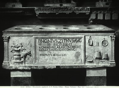 Sarkofag Noniusza Zethusa (marmur) autorstwa Roman Roman