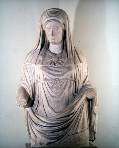 Rzeźba westalki „Massima”. Narodowe Muzeum Rzymskie. Rzym autorstwa Roman Roman